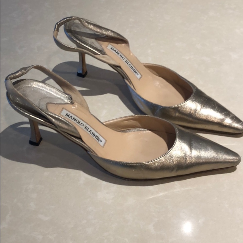 MANOLO BLAHNIK gold leather sling back heels